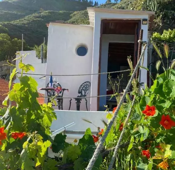 هتل Angel Caves Farmstay