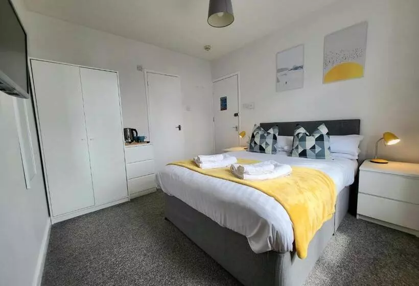 Beach Hotel Torbay B&b