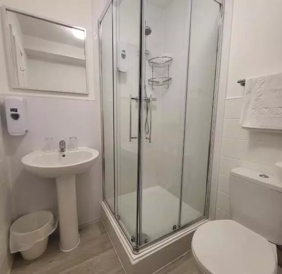 Beach Hotel Torbay B&b