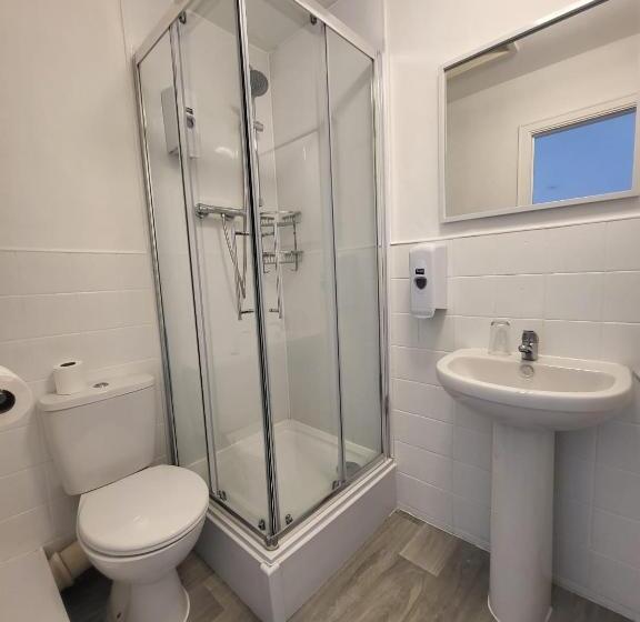 Beach Hotel Torbay B&b