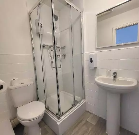 Beach Hotel Torbay B&b