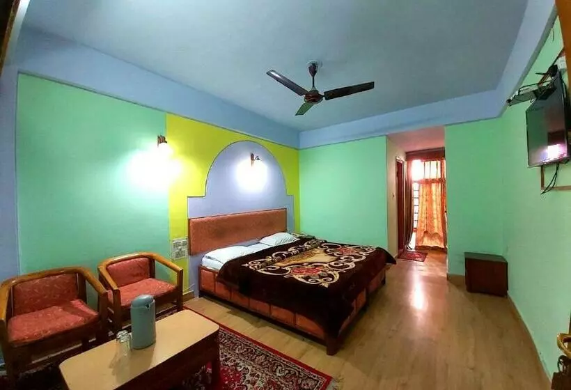 ホテル Goroomgo Radha Continental Nainital