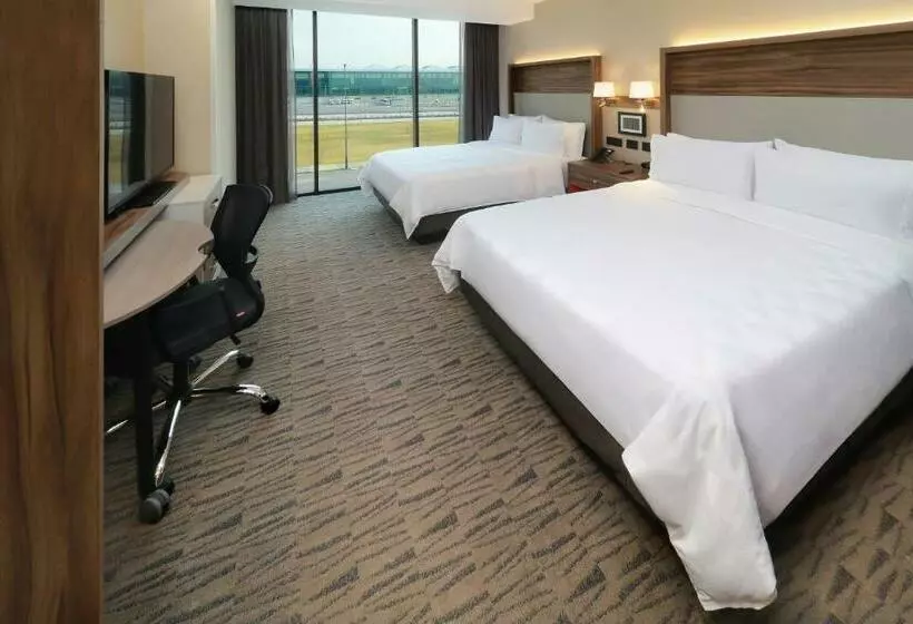 Hotelli Holiday Inn & Suites   Mexico Felipe Angeles Airport, An Ihg