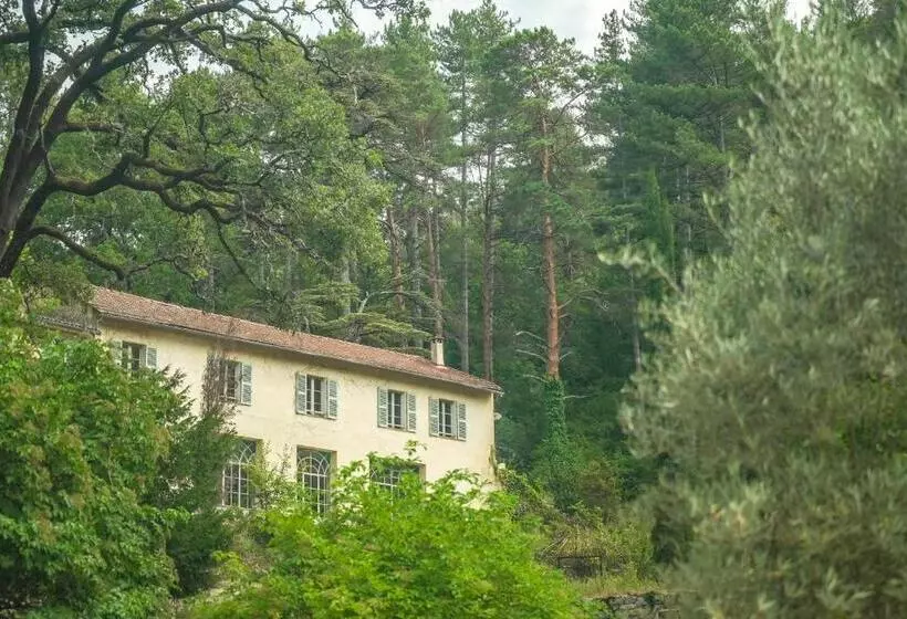 ホテル Montrieux Le Hameau
