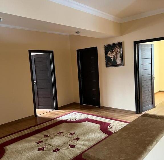 ペンション Meghratun Guest House / мегратун гостевой дом / մեղրատուն հյուրատուն