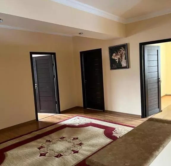 ペンション Meghratun Guest House / мегратун гостевой дом / մեղրատուն հյուրատուն
