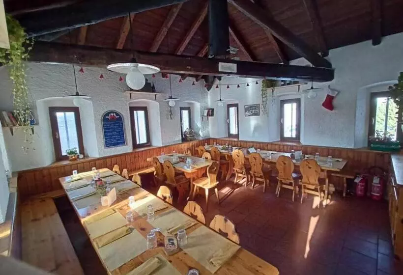 ユースホステル Rifugio Baita Fos Ce