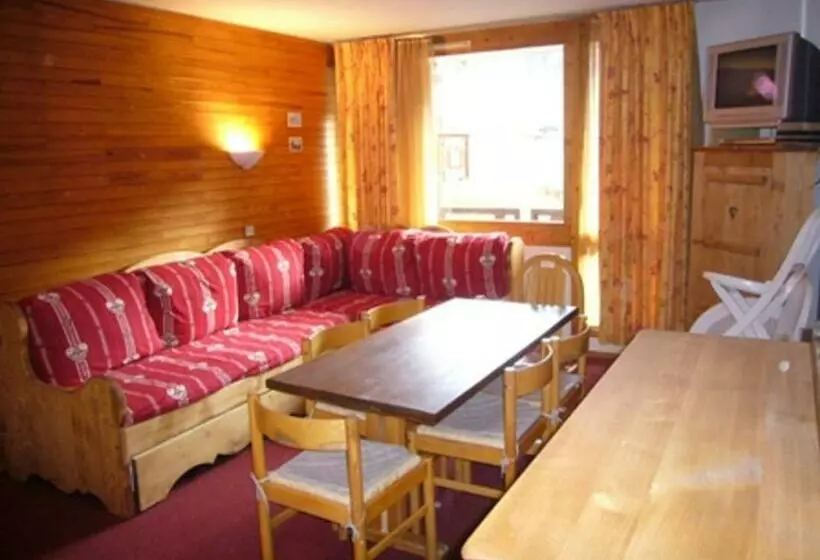 Spacieux Appartement 3 Pièces Pour 8 Personnes Avec Balcon, Centre Station   Fr 1 181 2113