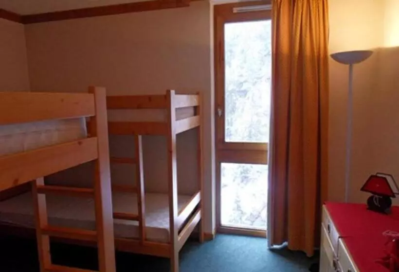 Spacieux Appartement 3 Pièces Pour 8 Personnes Avec Balcon, Centre Station   Fr 1 181 2113