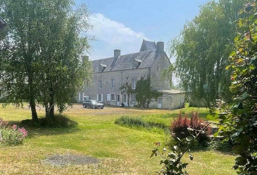 Bed & Breakfast Ferme Fortifiée D Enguenard