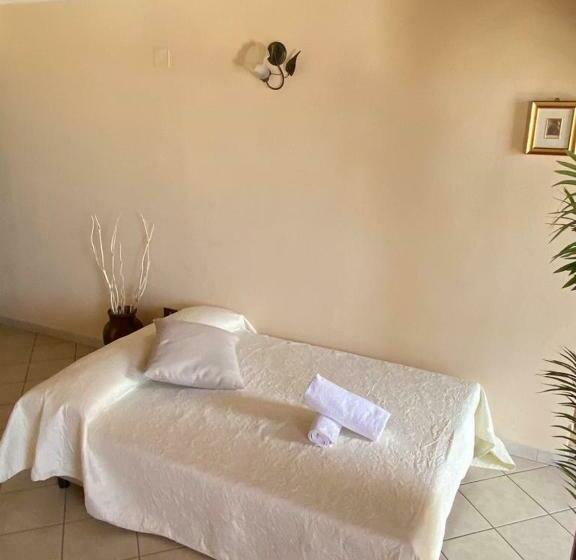 Bed and Breakfast Melissa Suites