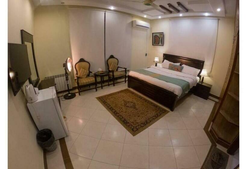 پانسیون Kutumb Islamabad