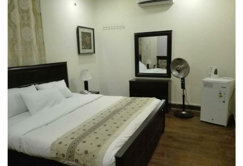 پانسیون Kutumb Islamabad