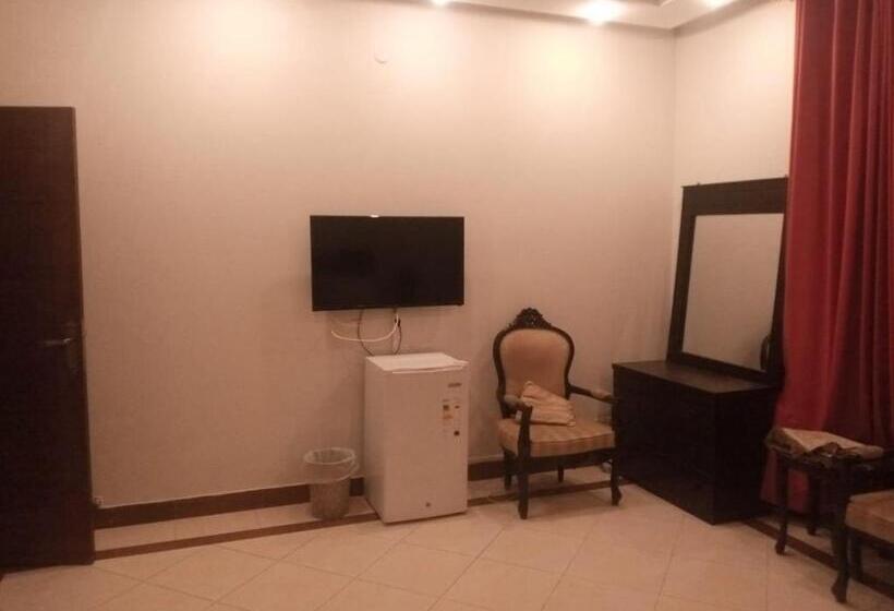 پانسیون Kutumb Islamabad