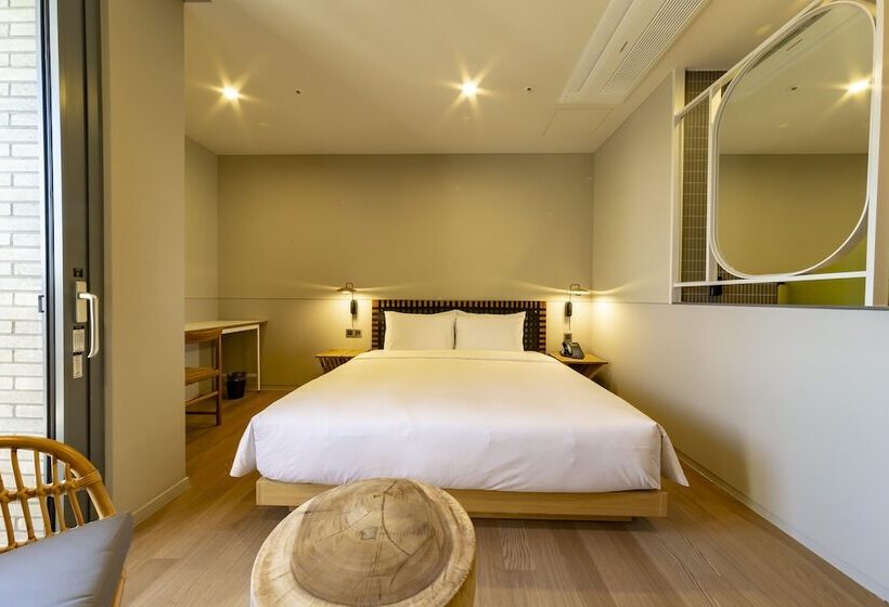 هتل Hound Garden&terrace