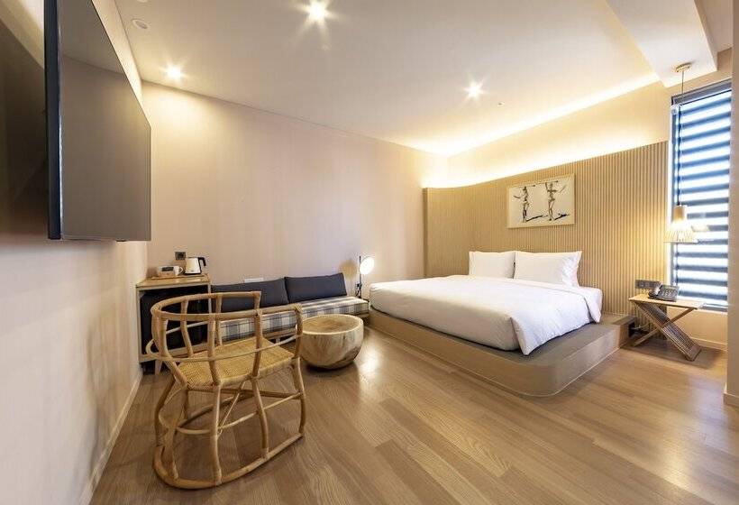 هتل Hound Garden&terrace