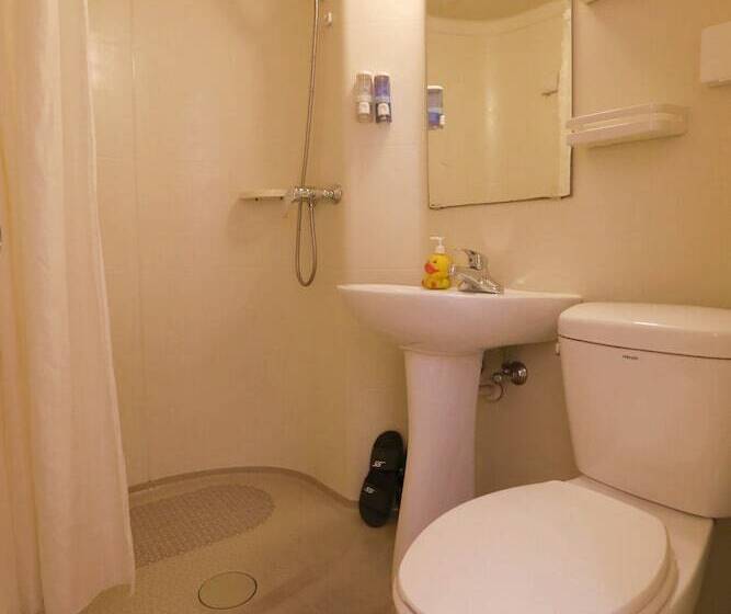 Sicily Hotel   Beijing Railway Station Temple Of Heaven Dongmen Subway Station