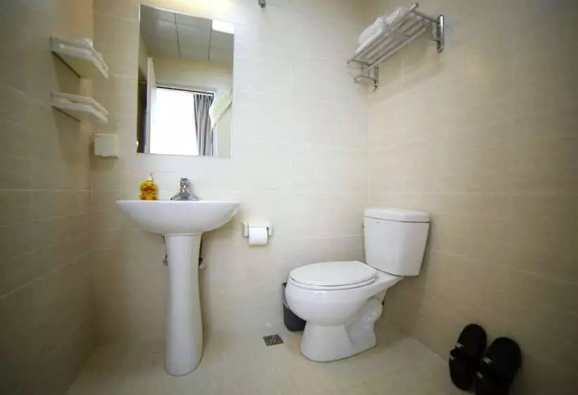 Sicily Hotel   Beijing Railway Station Temple Of Heaven Dongmen Subway Station