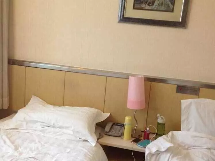 Sicily Hotel   Beijing Railway Station Temple Of Heaven Dongmen Subway Station