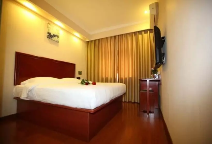 Отель Greentree Inn Beijing Haidian District Xueyuan Road Wudaokou Subway Station Business