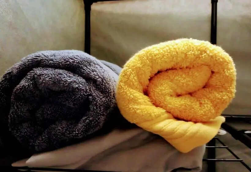 Stunning 1 Bed Cabin In Bromley With Hot Tub