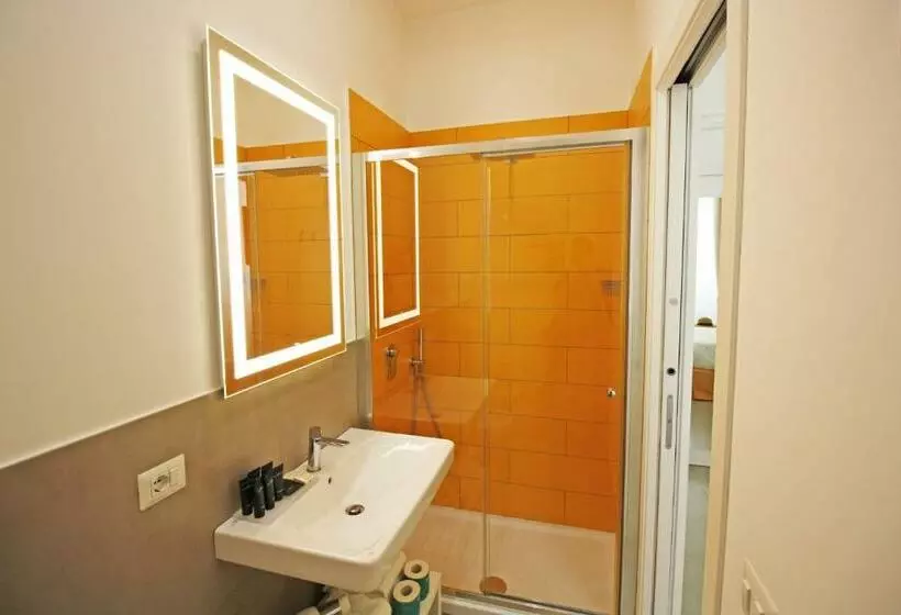 تختخواب و صبحانه Le Camere Del Tappezziere