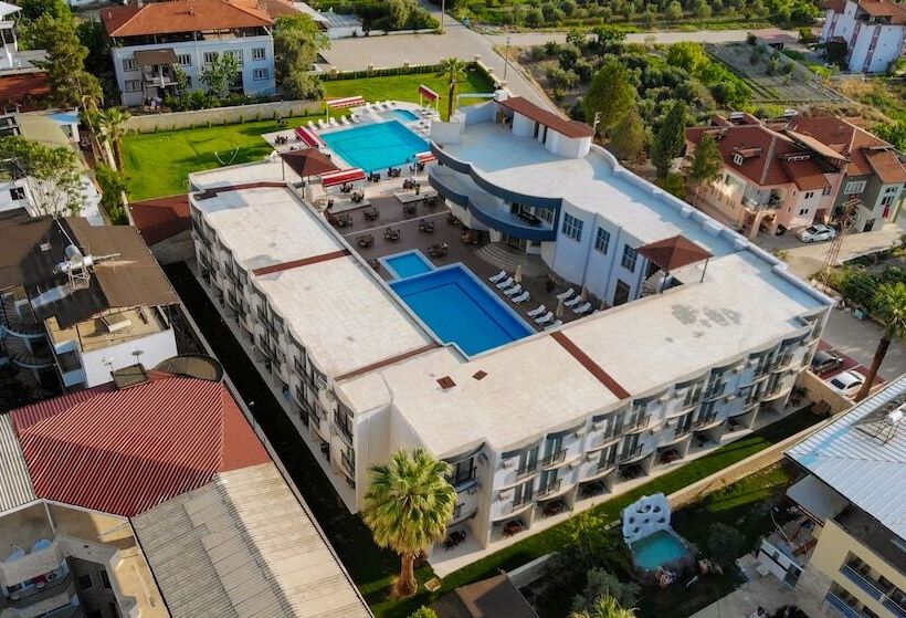 فندق Anya Resort