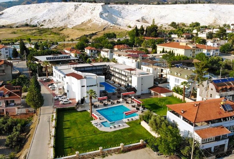 فندق Anya Resort