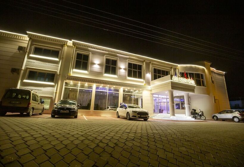 فندق Anya Resort