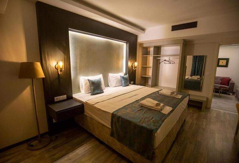 فندق Anya Resort