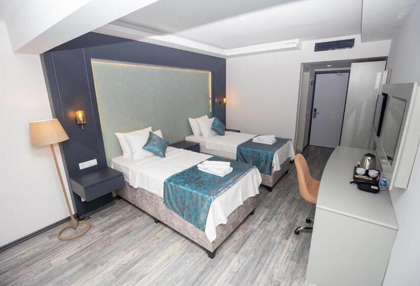 فندق Anya Resort