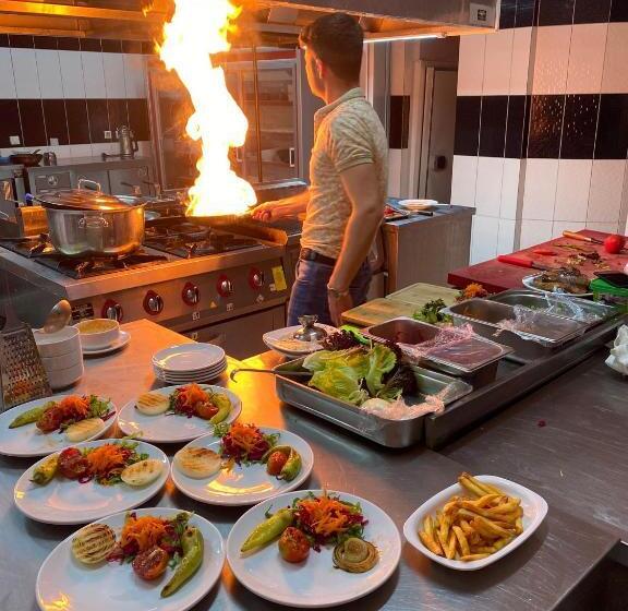 فندق Anya Resort