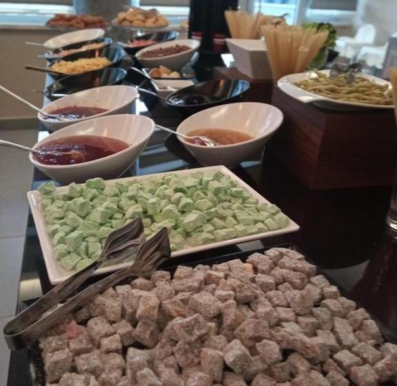 فندق Anya Resort