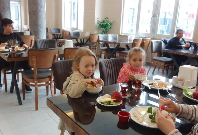 فندق Anya Resort