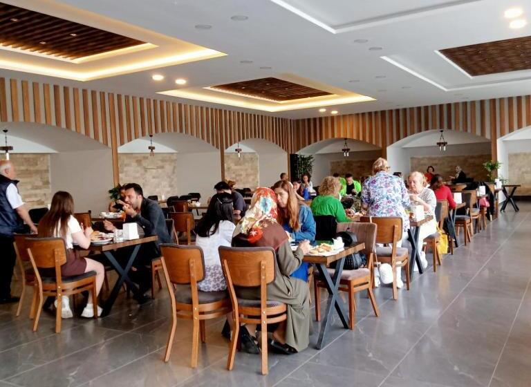 فندق Anya Resort