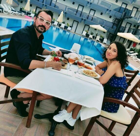 فندق Anya Resort