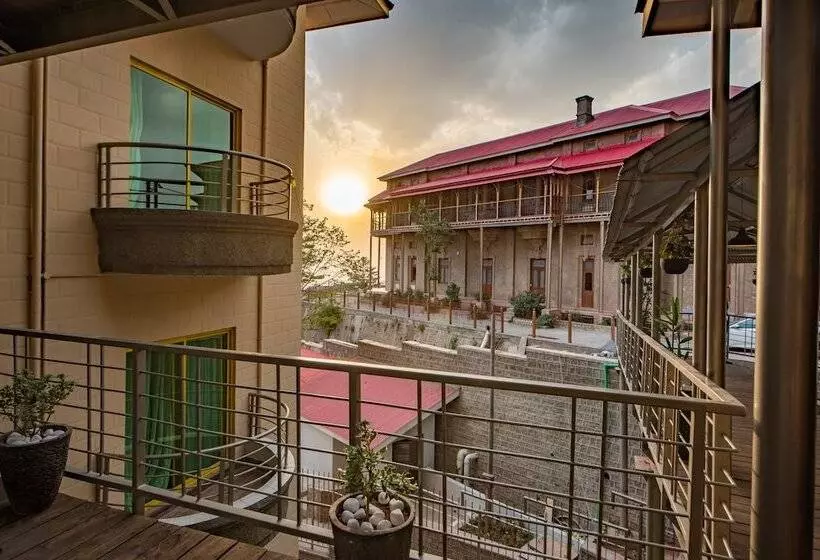 هتل Cecil By Pearl Continental