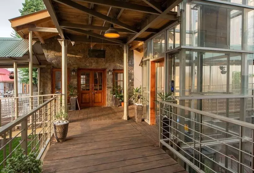 هتل Cecil By Pearl Continental