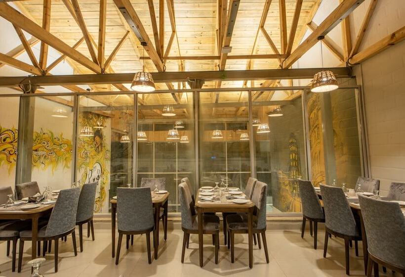 هتل Cecil By Pearl Continental