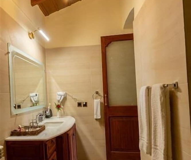 هتل Cecil By Pearl Continental