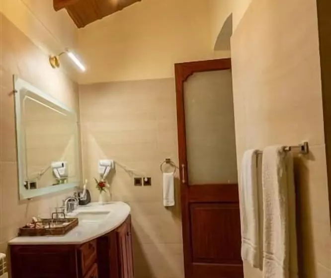 هتل Cecil By Pearl Continental