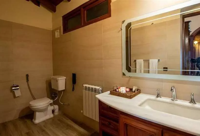 هتل Cecil By Pearl Continental