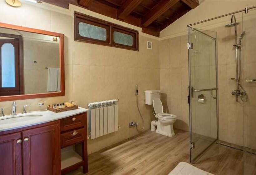 هتل Cecil By Pearl Continental