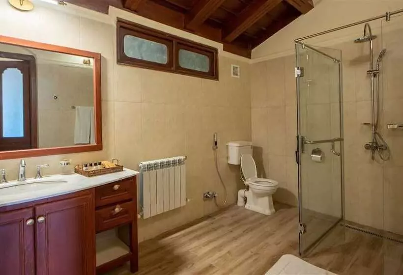 هتل Cecil By Pearl Continental