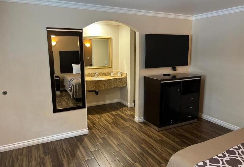 ホテル Walnut Inn & Suites West Covina