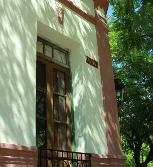 Majatalo Club De Veraneantes Tulumba Hostel Y Suites