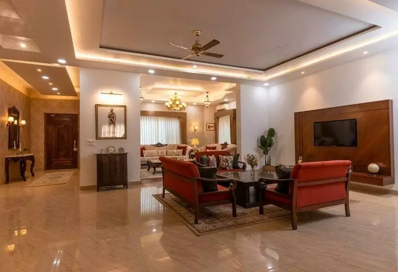 Majatalo Kunwar Villa