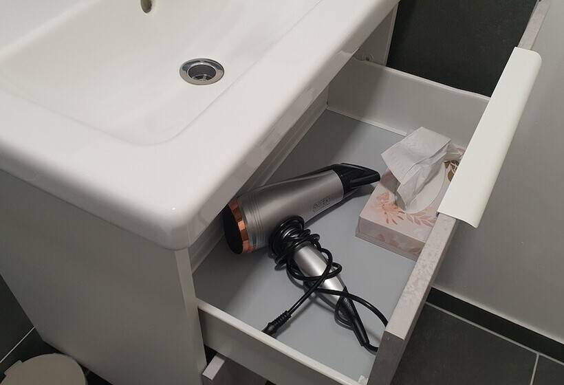 Davin City Aparments   Self Check In