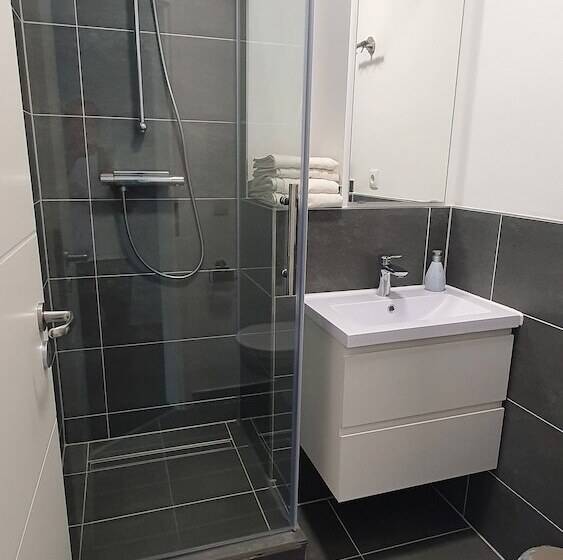 Davin City Aparments   Self Check In