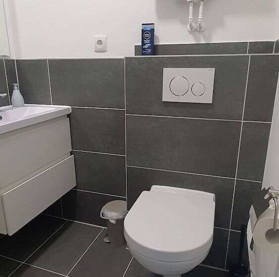 Davin City Aparments   Self Check In